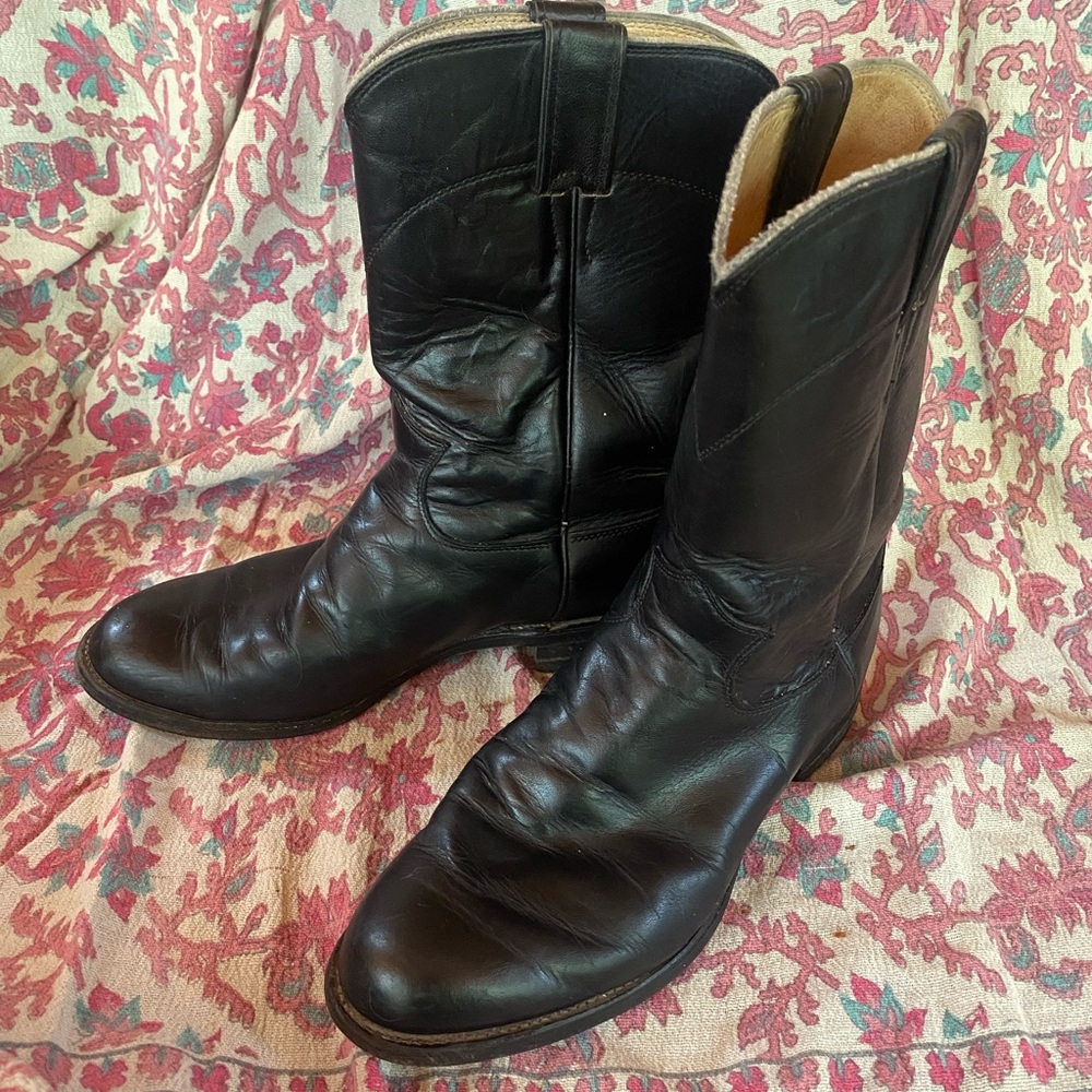 Classic Black Justin Cowboy Boots
